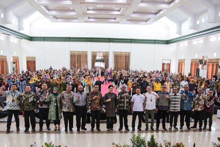 Ribuan Pelaku UMKM dan IRT Antusias Ikuti Edukasi Keuangan, Asda 3 Kab. Ciamis H. Dondon : Searah Dengan Peningkatan Pembangunan